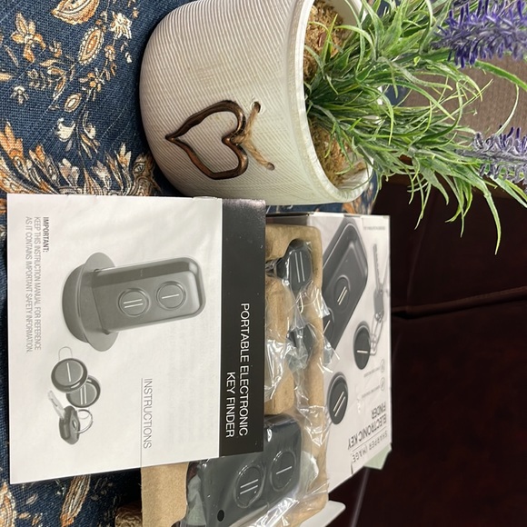 COPY - Sharper Image Electric Key Finder - Picture 4 of 4